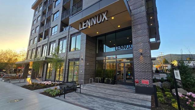 402-110 17th Street E North Vancouver, BC V7L 0K4