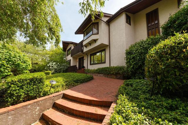 2296 32nd Avenue W Vancouver, BC V6L 2B2
