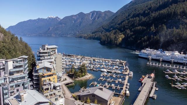 406-6707 Nelson Avenue  West Vancouver, BC V7W 0A4