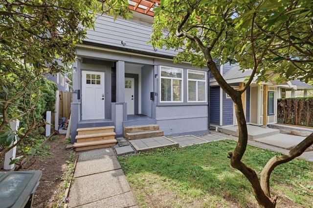 14 14th Avenue W Vancouver, BC V5Y 1W6
