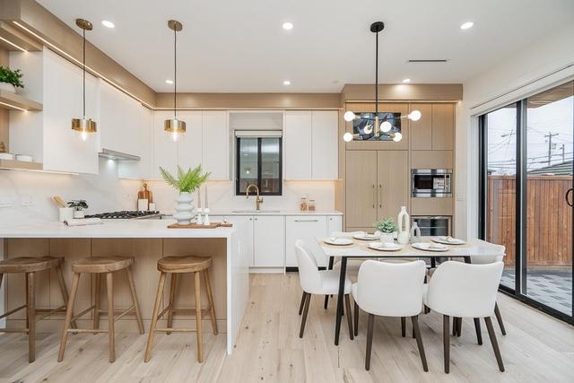 2-150 51st Avenue E Vancouver, BC V5X 1C3
