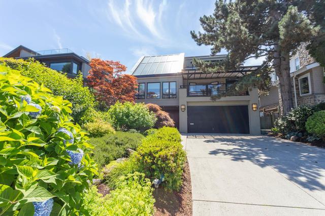 4468 1st Avenue W Vancouver, BC V6R 4J4