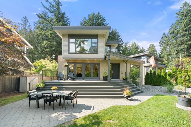 2025 Mackay Avenue  North Vancouver, BC V7P 2M8