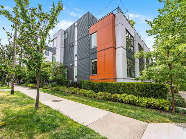 627 Victoria Drive  Vancouver, BC V5L 0C3
