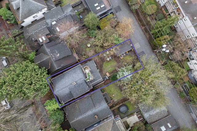 1437 10th Avenue E Vancouver, BC V5N 1X4