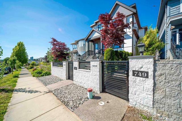 749 60th Avenue E Vancouver, BC V5X 2A5