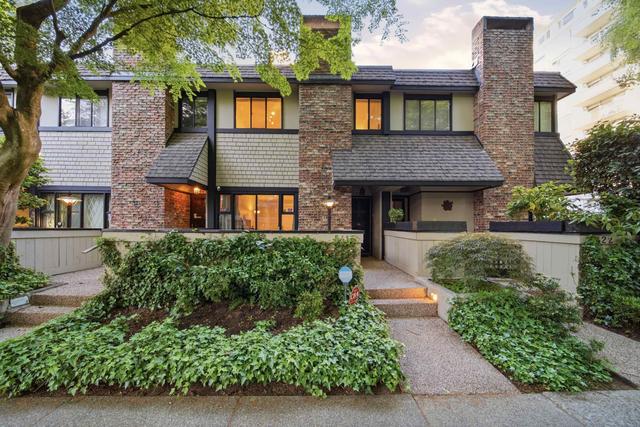 5416 Yew Street  Vancouver, BC V6M 3X8