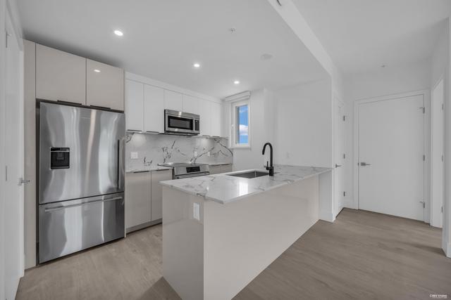 309-2250 1st Avenue E Vancouver, BC V5N 0K2