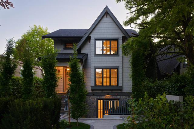 5591 Mackenzie Street  Vancouver, BC V6N 1H1