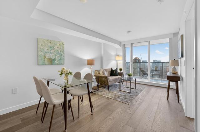 2701-1111 Richards Street  Vancouver, BC V6B 0S3