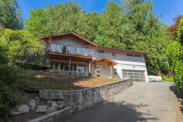 3907 Bayridge Place  West Vancouver, BC V7V 3K2