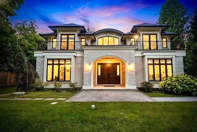 1048 Handsworth Road  North Vancouver, BC V7R 2A6