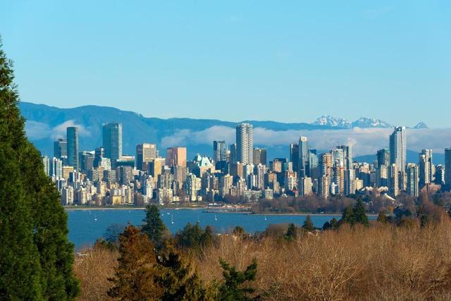 4426 4th Avenue W Vancouver, BC V6R 1R1