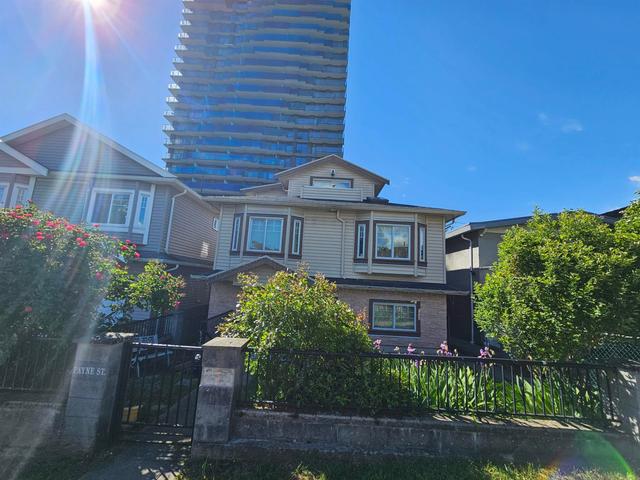 5045 Payne Street  Vancouver, BC V5R 4J5