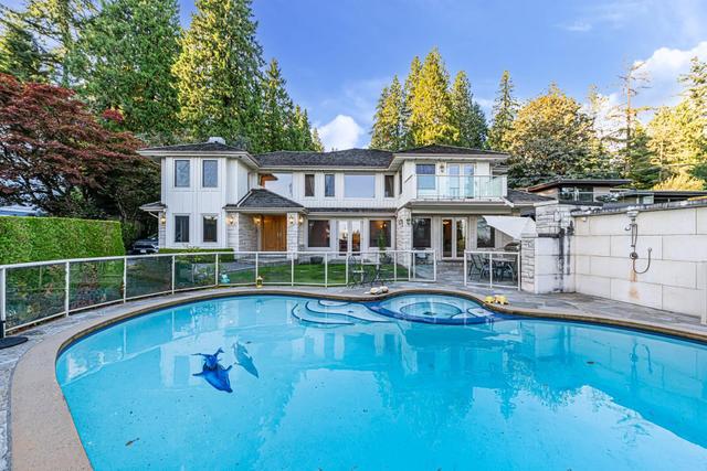 1361 Mathers Avenue  West Vancouver, BC V7T 2G5