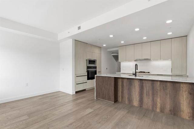 304-3590 39th Avenue W Vancouver, BC V6N 3A5