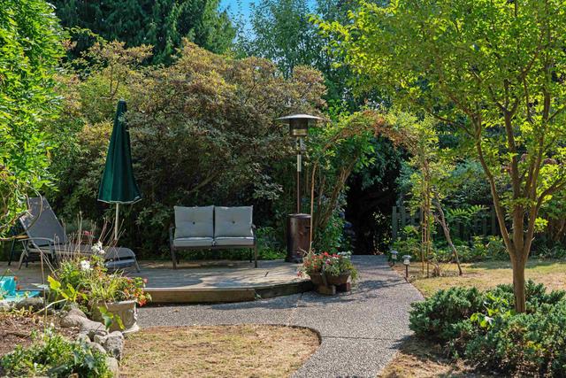 1376 11th Street  West Vancouver, BC V7T 2M9