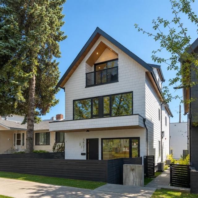 5405 Wales Street  Vancouver, BC V5R 3M9