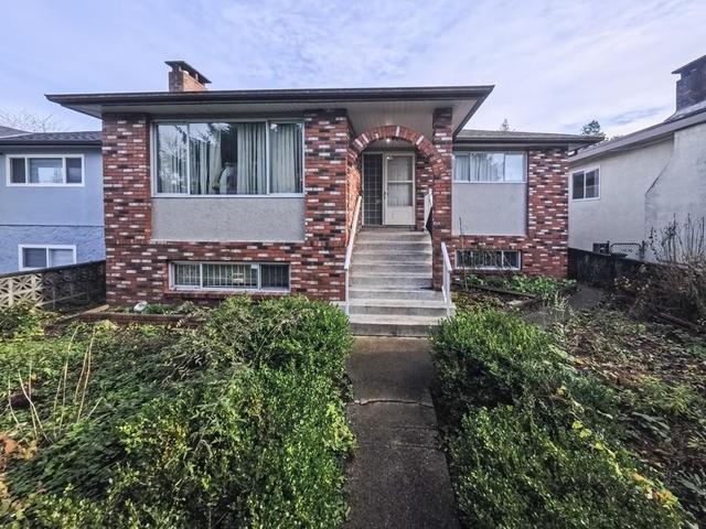 6174 Tyne Street  Vancouver, BC V5S 3L4