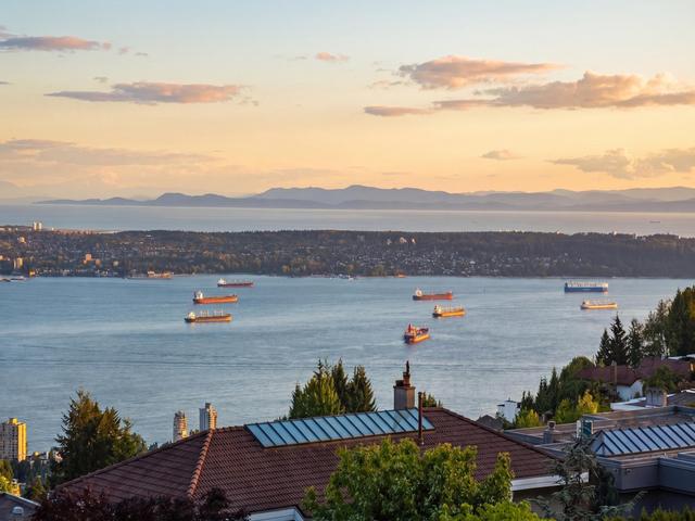 1574 Chartwell Drive  West Vancouver, BC V7S 2S1