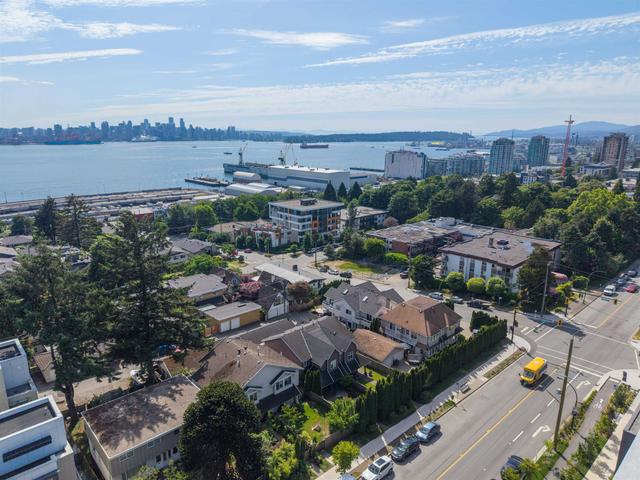 409-411-417-419 3rd Street E North Vancouver, BC V7L 1G3