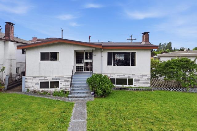 3063 Renfrew Street  Vancouver, BC V5M 3K7