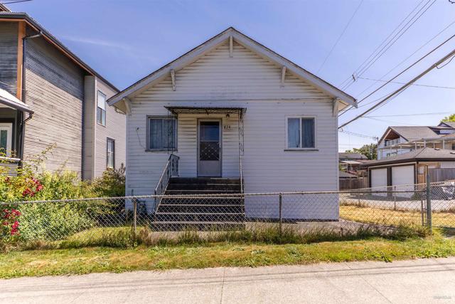 824 Semlin Drive  Vancouver, BC V5L 4J5