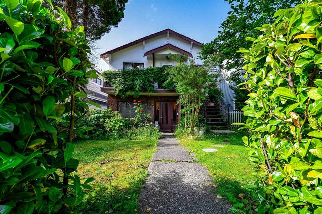 3439 Dundas Street  Vancouver, BC V5K 1R9