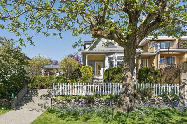 408 2nd Street E North Vancouver, BC V7L 1C8