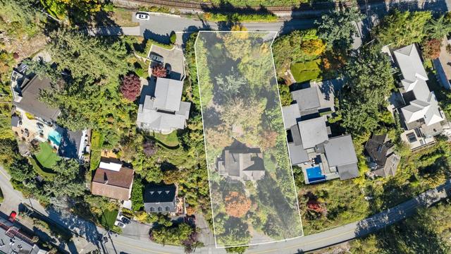 3721 Sunset Lane  West Vancouver, BC V7V 1N3