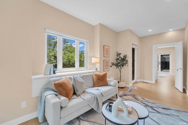 3249 Sophia Street  Vancouver, BC V5V 3T2