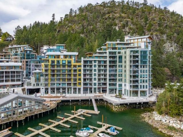 205-6707 Nelson Avenue  West Vancouver, BC V7W 0A4