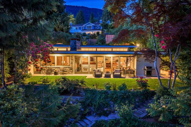 2968 Mathers Crescent  West Vancouver, BC V7V 2L3