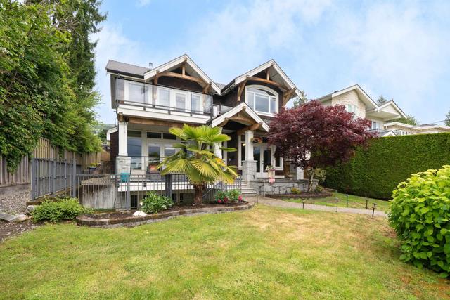 1479 Mathers Avenue  West Vancouver, BC V7T 2G5