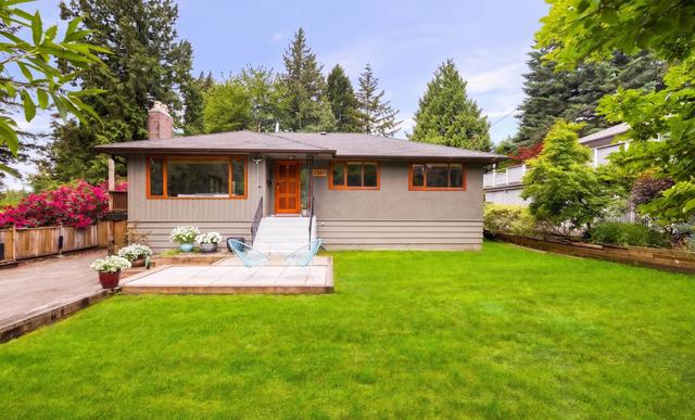 1561 Merlynn Crescent  North Vancouver, BC V7J 2X9