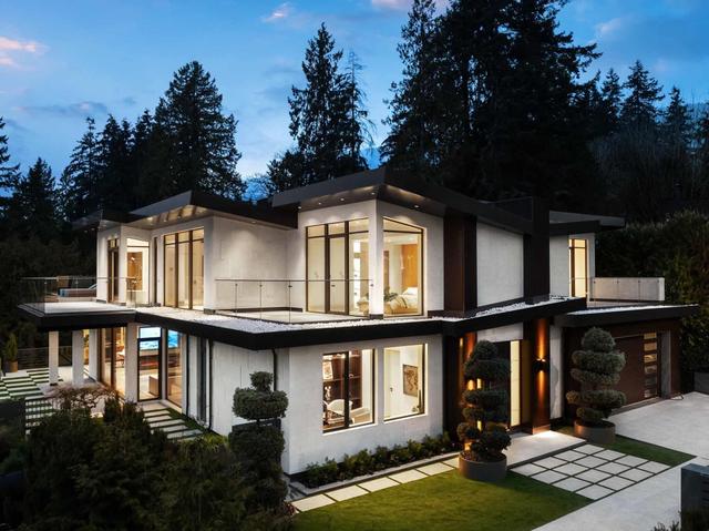 1405 28th Street  West Vancouver, BC V7V 4L8