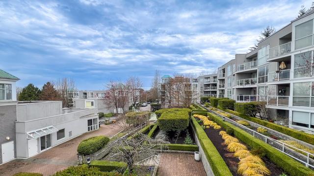 205-8430 Jellicoe Street  Vancouver, BC V5S 4S7