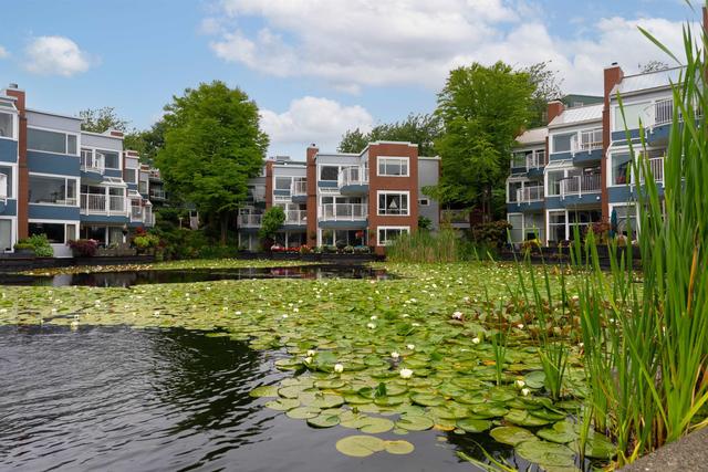 1596 Island Park Walk  Vancouver, BC V6J 0G9