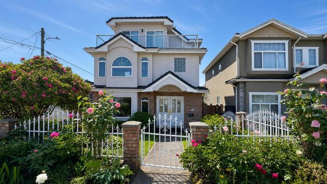 2776 Georgia Street E Vancouver, BC V5K 2K2