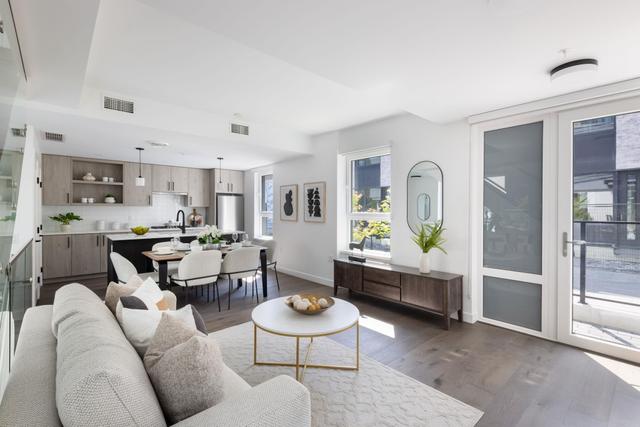 6829 Cambie Street  Vancouver, BC V6P 0M4