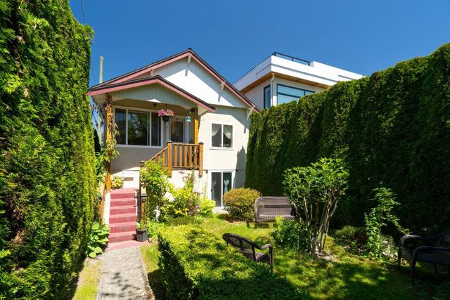 219 38th Avenue E Vancouver, BC V5W 1H3