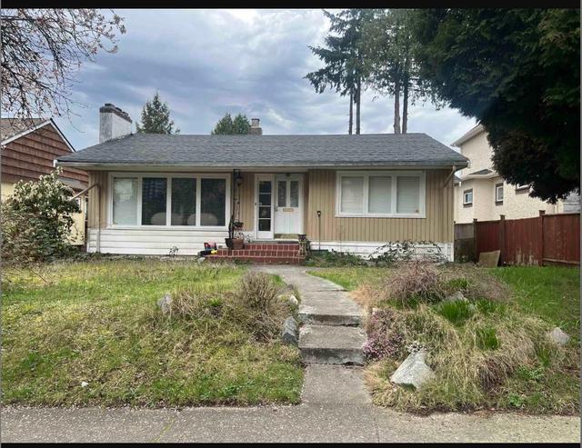 438 45th Avenue W Vancouver, BC V5Y 2W6