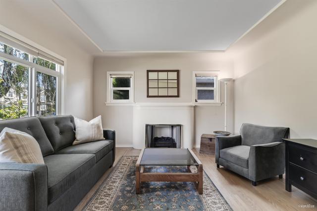 4 46th Avenue E Vancouver, BC V5W 1Z1