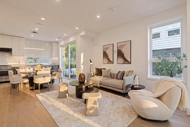 2796 Cambridge Street  Vancouver, BC V5K 1L7