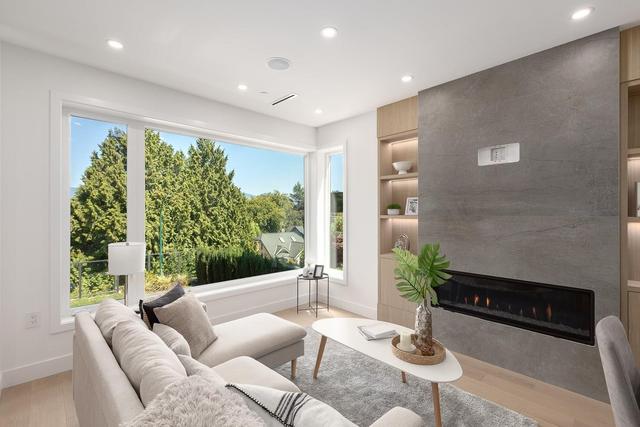 1-3536 14th Avenue W Vancouver, BC V6R 2W4