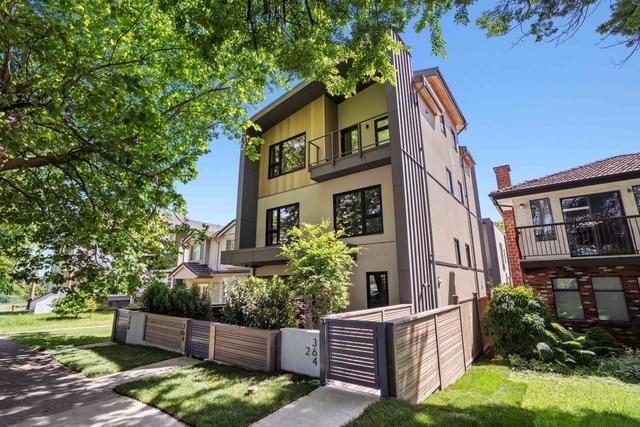 2-364 23rd Avenue E Vancouver, BC V5V 1X5