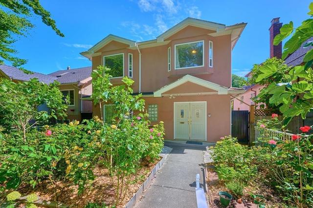2326 Charles Street  Vancouver, BC V5L 2V5