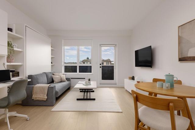 419-2450 Garden Drive  Vancouver, BC V5N 0K1