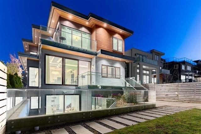 3011 27th Avenue W Vancouver, BC V6L 1W6