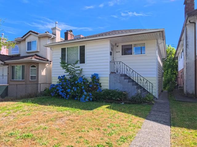 3416 Monmouth Avenue  Vancouver, BC V5R 5R9